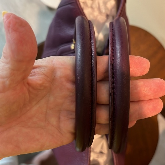 Tory Burch  purple leather shoulder bag  satchel 2 exterior pockets  Goldtone HW - Picture 12 of 17